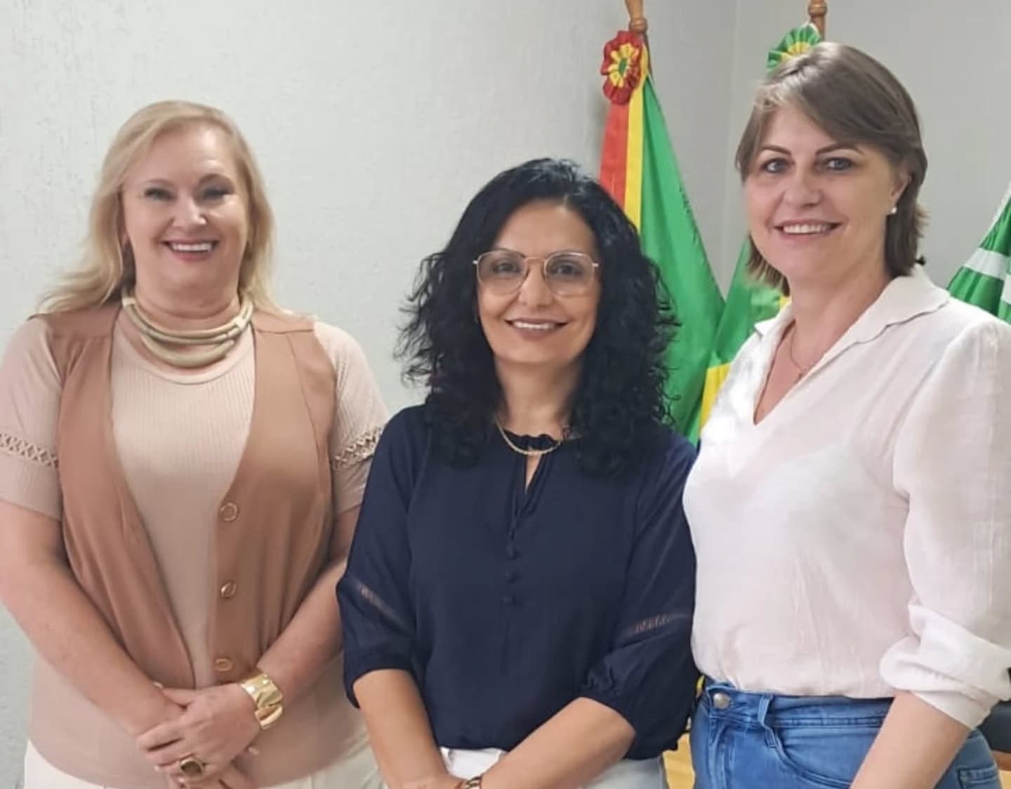 Encontro inédito reúne três presidentes de Câmaras que atuam como prefeitas em exercício na região