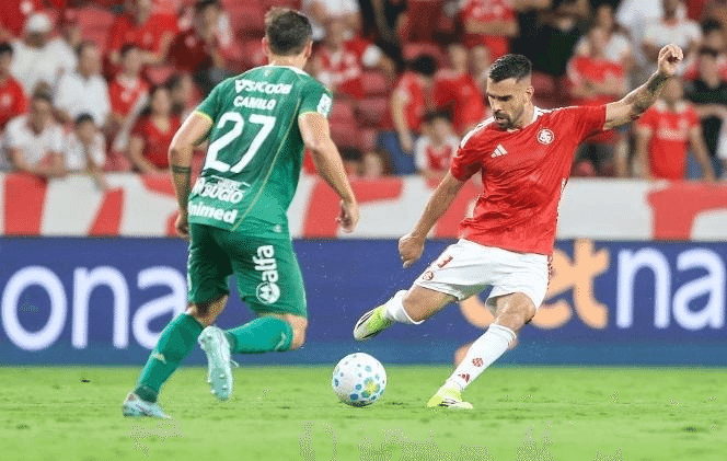 Inter vence a primeira em casa ao bater a Chape e se afasta do Z4