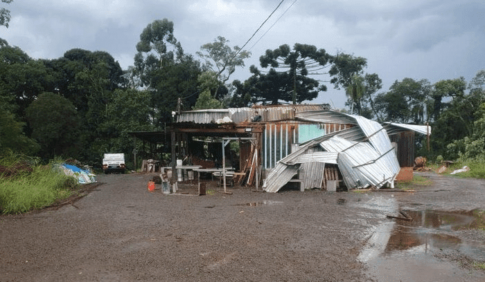 Temporal que atingiu Frederico Westphalen foi provocado por uma microexplosão atmosférica