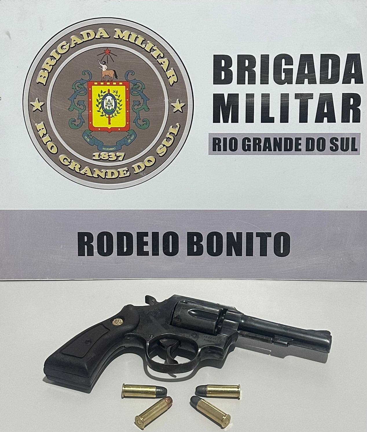 Homem é preso em Rodeio Bonito por porte ilegal de arma de fogo 